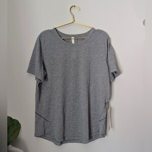 NWT Lululemon Gray Women’s Crewneck Short Sleeve Shirt